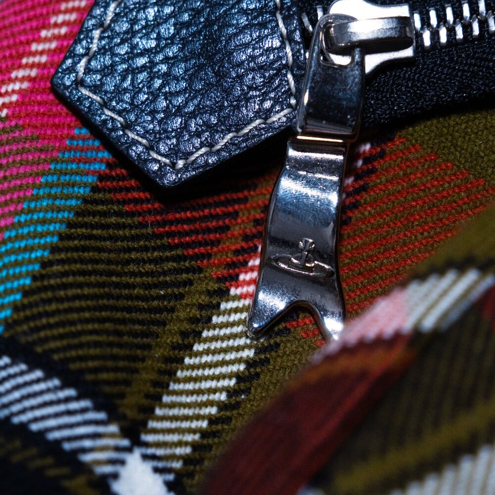 Vivienne Westwod Tartan Duffle Handbag - Picture 10 of 10
